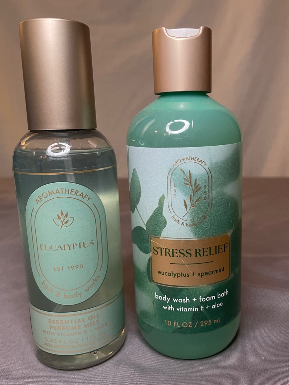 Bath & Body Works Stress Relief Eucalyptus + Spearmint Body Wash - Green